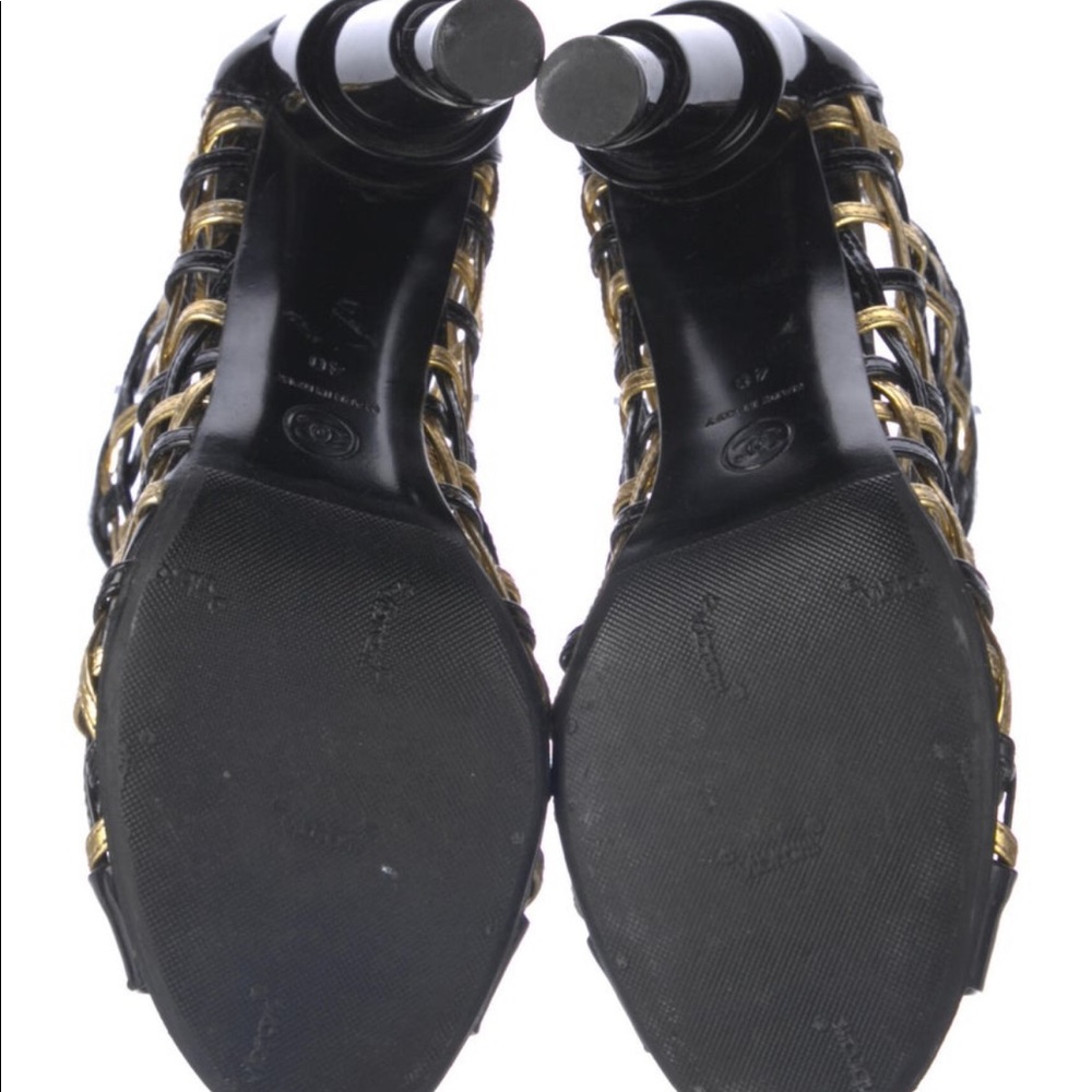 CHANEL interlock CC patent leather cage pumps - Picture 6 of 8